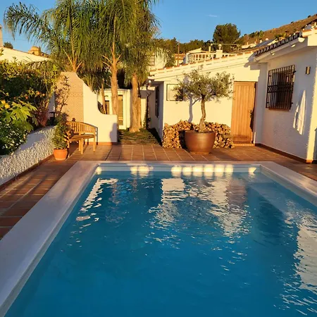 Romantic White Villa -Heated Pool Villa *