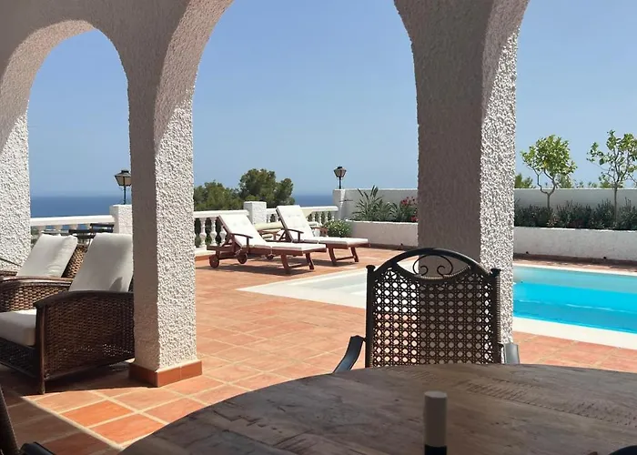 Romantic White -private Pool Нерха