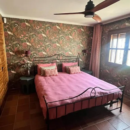 Villa Romantic White Villa -Heated Pool