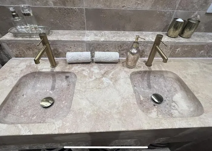 Romantic White -private Pool * نيرخا