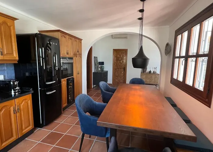 Romantic White -private Pool * نيرخا