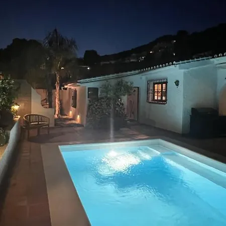 Βίλα Romantic White -private Pool