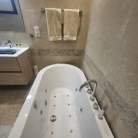 Romantic White -private Pool ヴィラ ネルハ