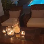 Romantic White -private Pool 别墅 *